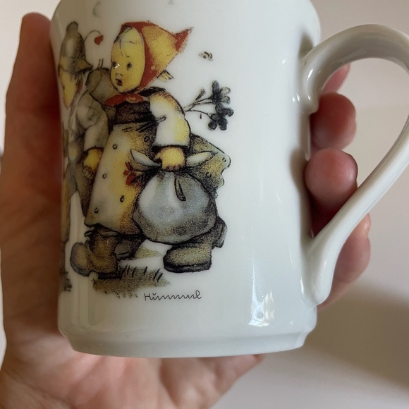 M.J. Hummel Mugs Hansel and Gretel + Honey Lovers - Picture 7 of 14